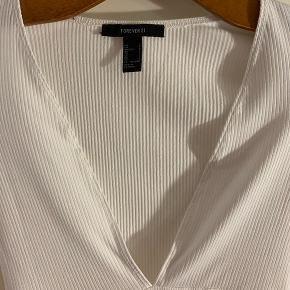 White Low cut bodysuit - Picture 2 of 2